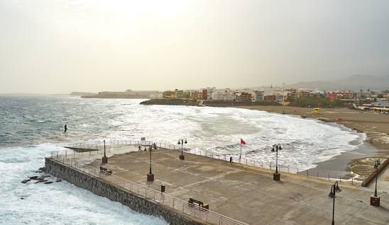 Un bañista muere ahogado en la Playa de Melenara