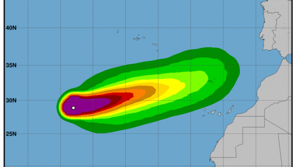 La tormenta subtropical Theta avanza hacia el este y puede acercarce a Canarias
