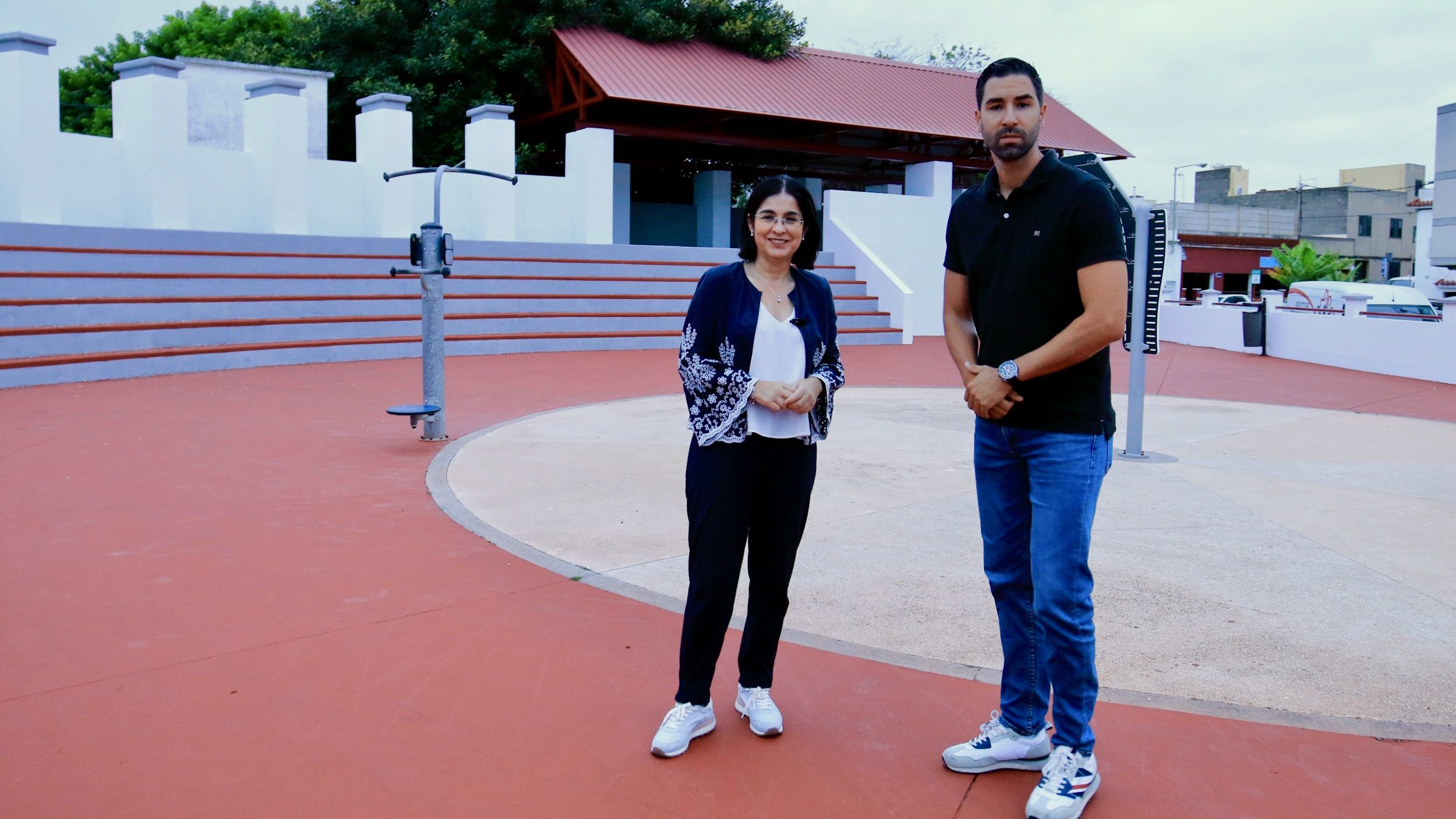 La plaza-escenario de Almatriche Alto queda adecentada tras los trabajos
