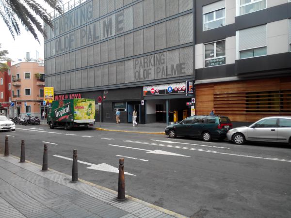 HERIDO de carácter GRAVE un MOTORISTA tras colisionar con un turismo en Las Palmas de Gran Canaria