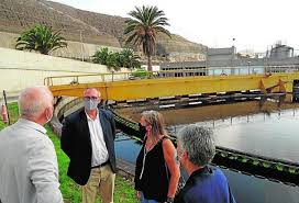 Canarias empieza a tomar muestras para detectar el virus en las aguas residuales