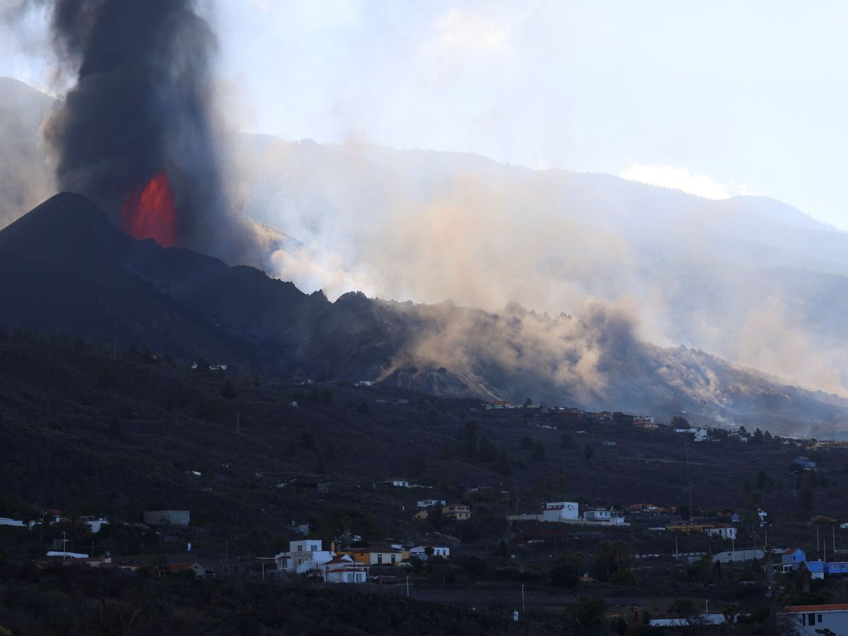 La lava cubre ya 212 hectáreas en La Palma, destruye 461 edificaciones y 16,9 km de carretera