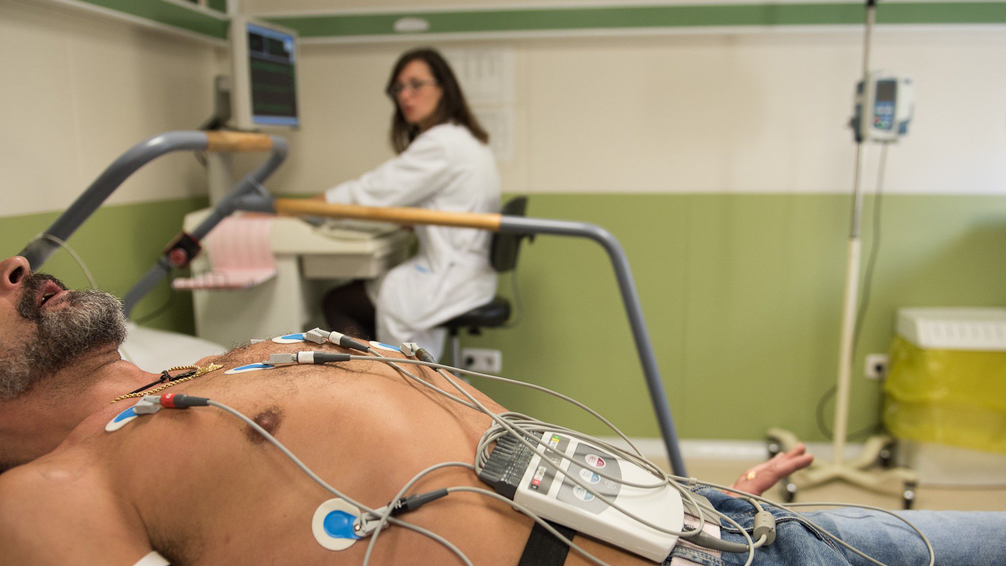 Canarias suma diez fallecidos y casi dos mil nuevos contagios entre personas de más de 60 años