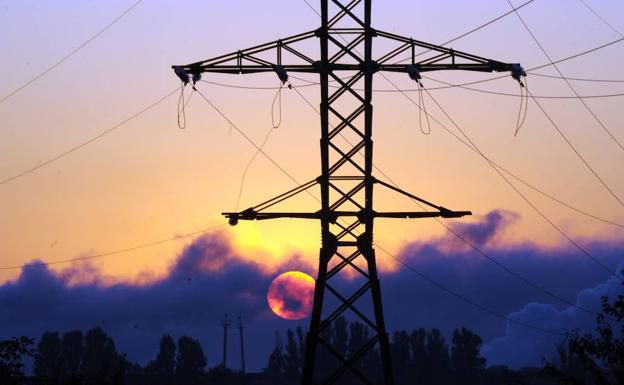 Hoy  la luz alcanza el precio medio más alto de lo que llevamos de diciembre: 268,21 euros/MWh,