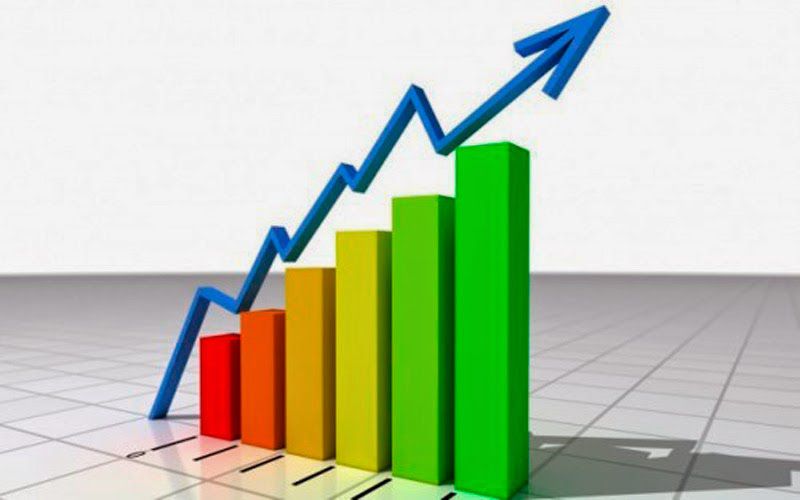 La economía española acelera su crecimiento al 0,5% en el primer trimestre y al 3,8% en el último año