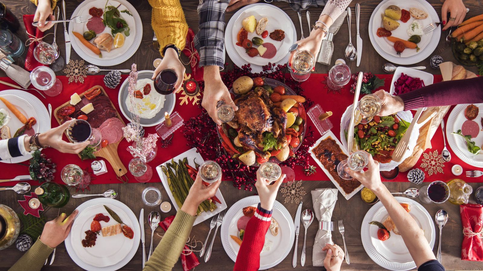 Limitadas las reuniones a 10 personas en Nochebuena y Navidad en nivel 2 y 3