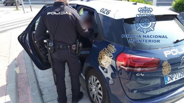 Detenido tras una persecución policial al ser sorprendido circulando con una moto en sentido contrario en Maspalomas