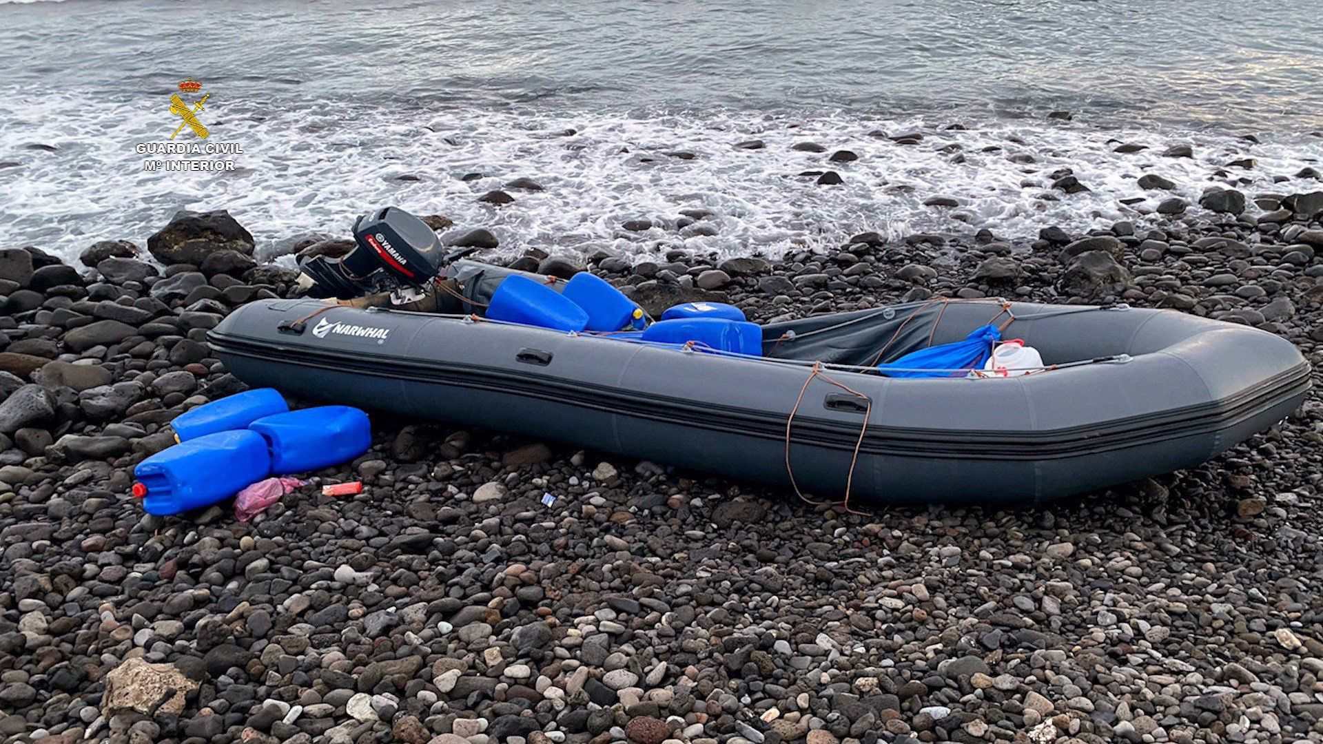 Detenidas 7 personas tras ser sorprendendidas desembarcando 51 fardos de hachís en Playa de Vargas (Agüimes)