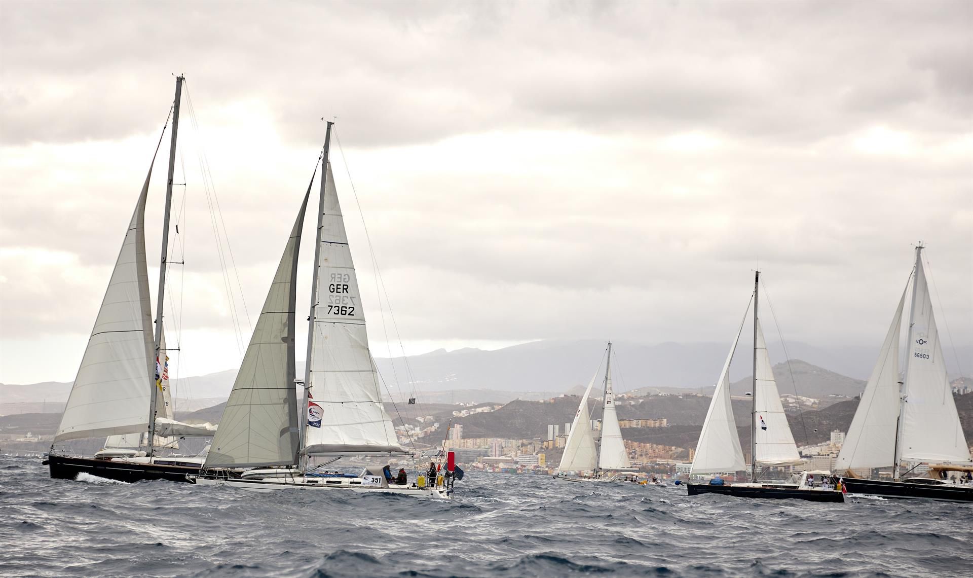 Los 70 veleros de la ARC Plus parten de Las Palmas de Gran Canaria rumbo a Cabo Verde