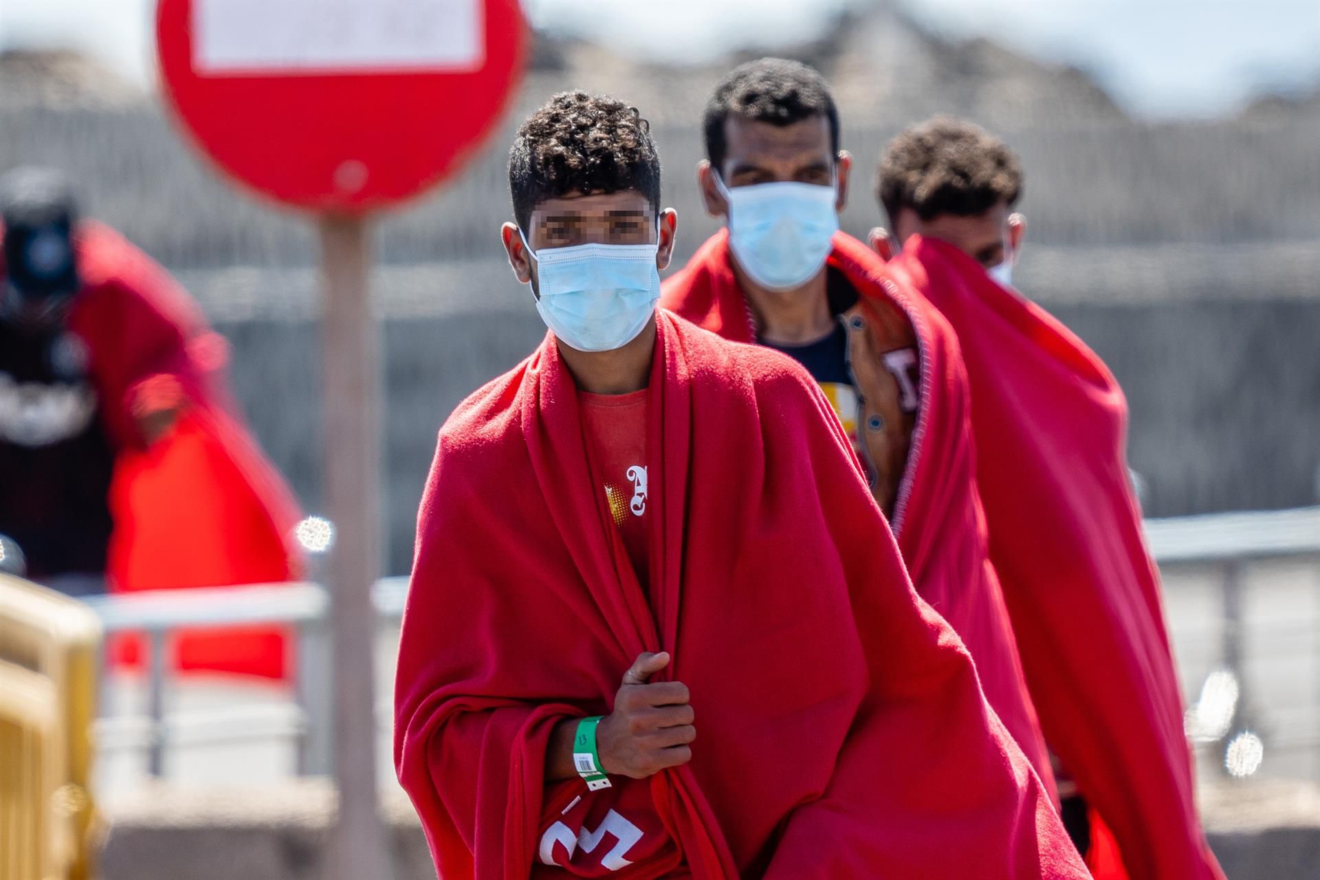 Salvamento Marítimo rescata a 206 migrantes a bordo de seis pateras en aguas cercanas a las islas