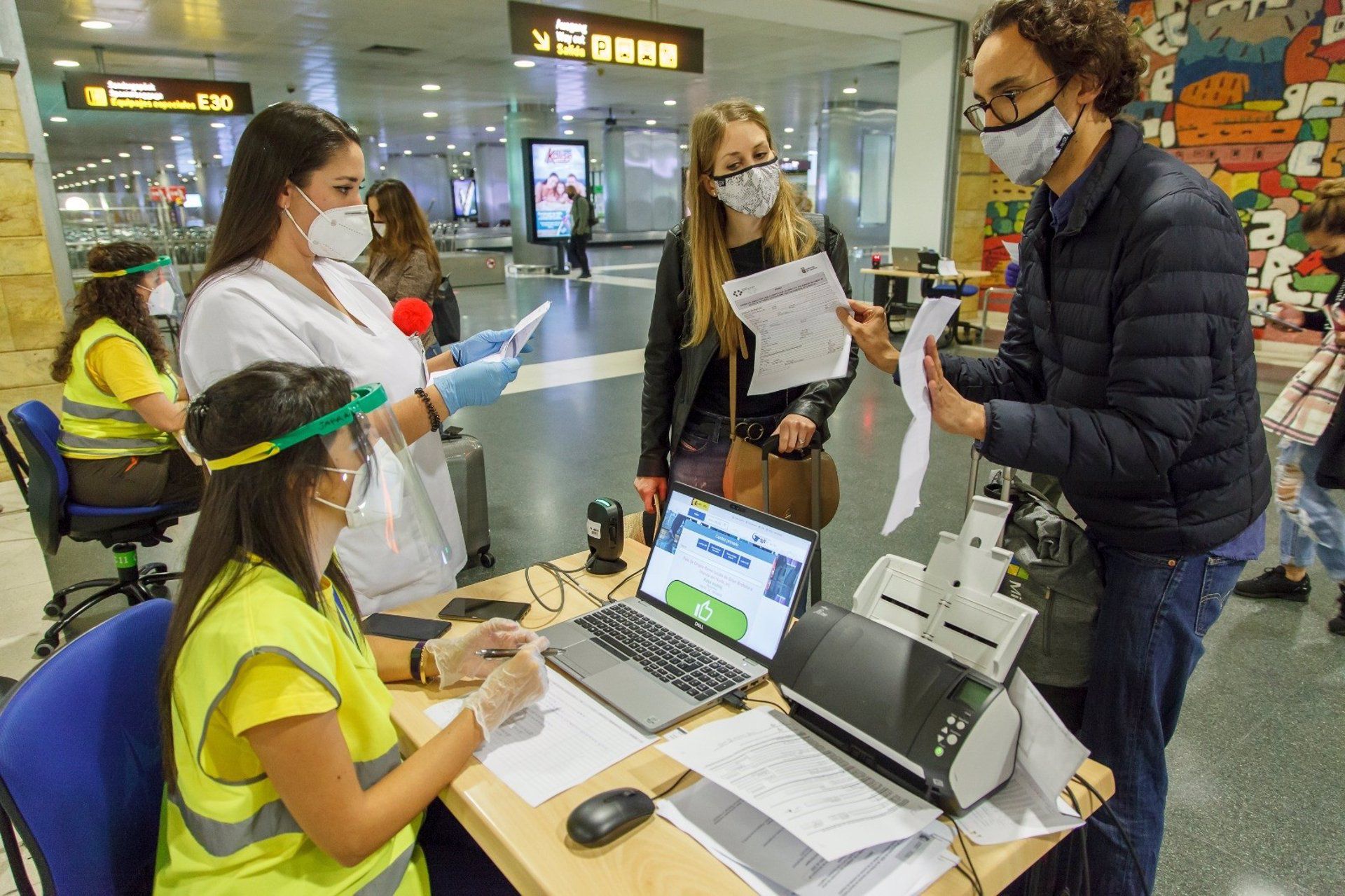 Canarias inicia este miércoles el cribado a los viajeros nacionales hasta el 15 de enero