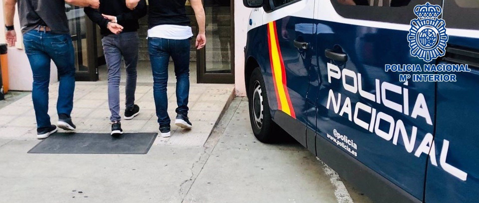 Detenido tras entrar a robar a una vivienda y ser sorprendido poniéndose la ropa del dueño