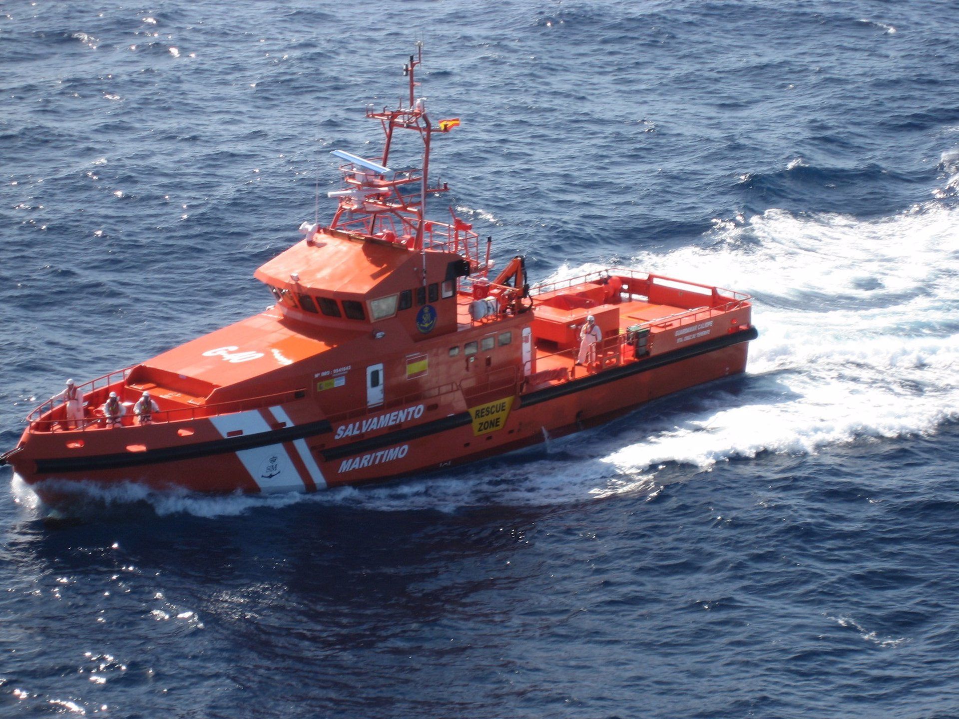 Rescatan a 153 inmigrantes a bordo de tres pateras en aguas próximas a Canarias