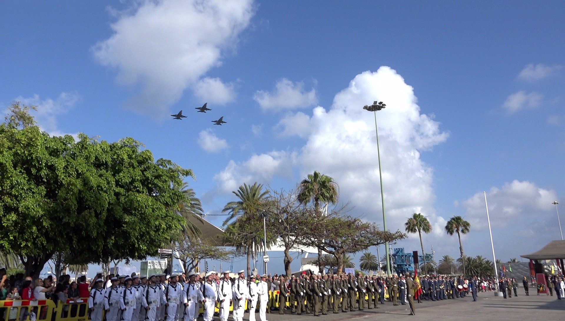 Aviones F-18 sobrevolarán como motivo del día de las Fuerzas Armas el Auditorio Alfredo Kraus