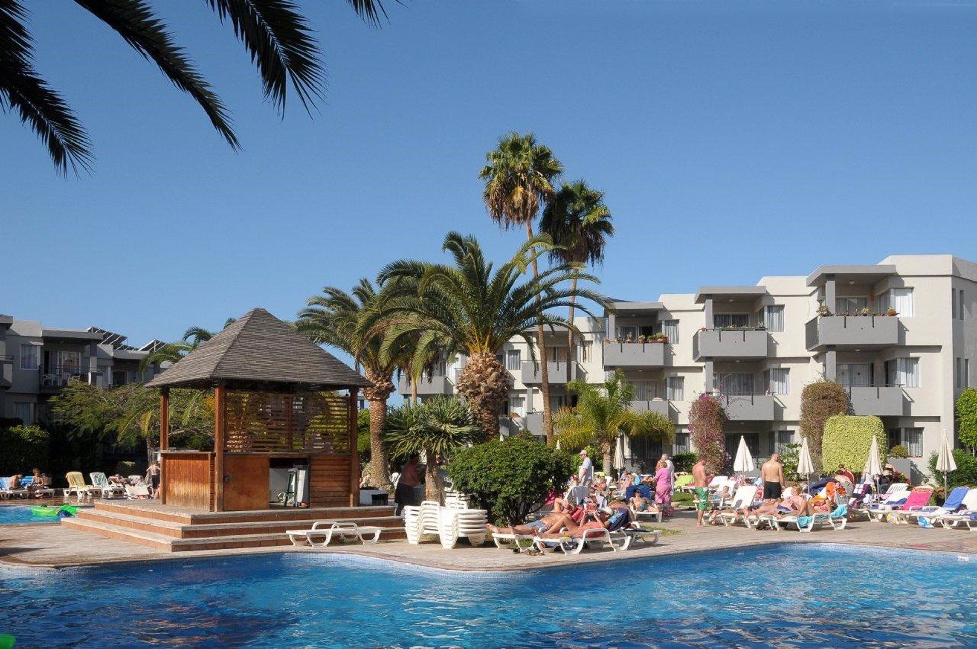 Canarias registra 2,1 millones de pernoctaciones en apartamentos en febrero, un 10,4% menos que antes de la pandemia