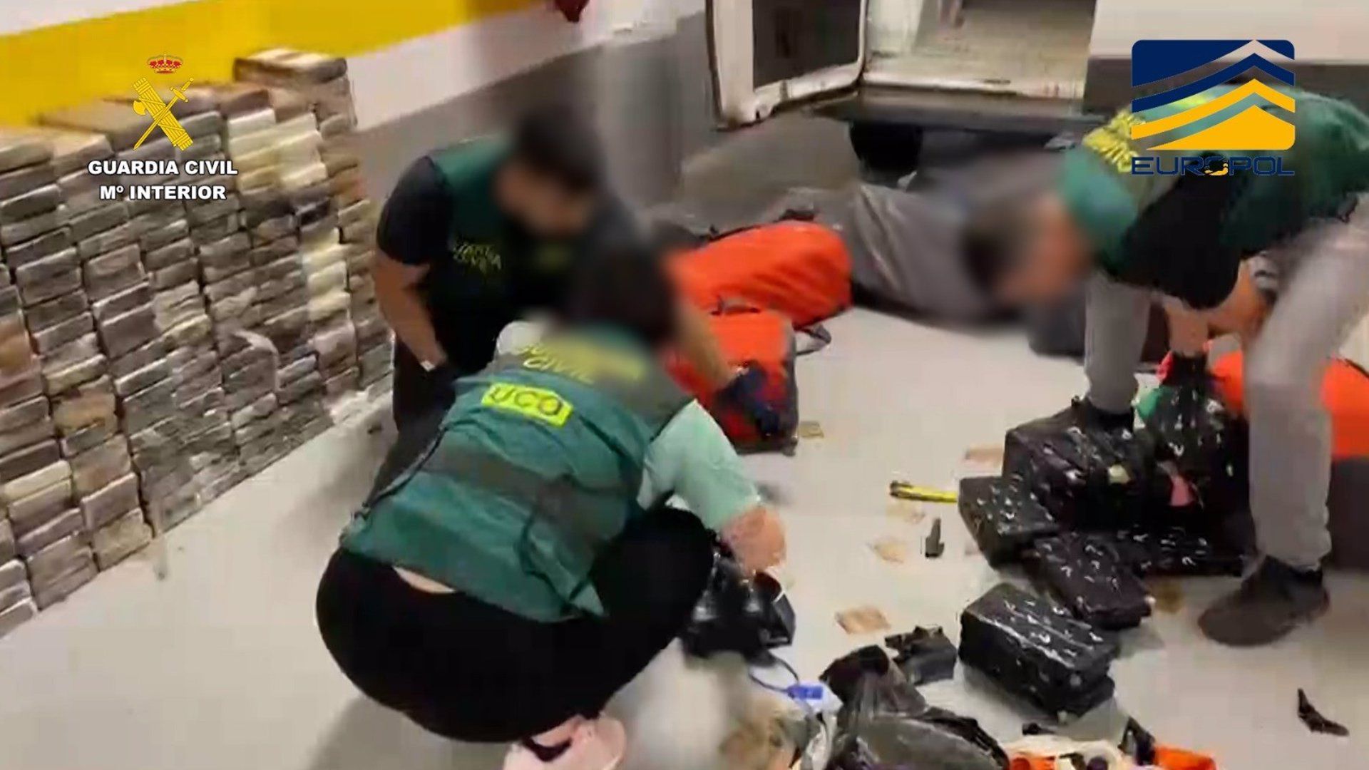 Más de 6.700 kilos de cocaína y hachís incautados y 50 detenidos de una red de envío de droga a Europa
