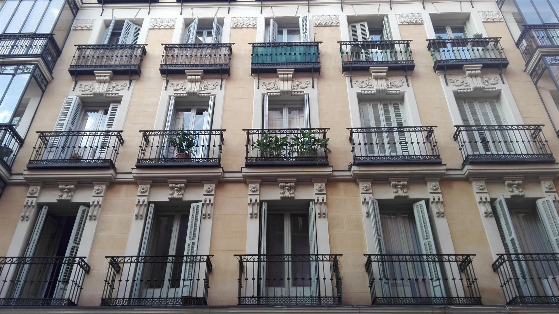 El precio del alquiler subió un 5,51% interanual en abril, según pisos.com