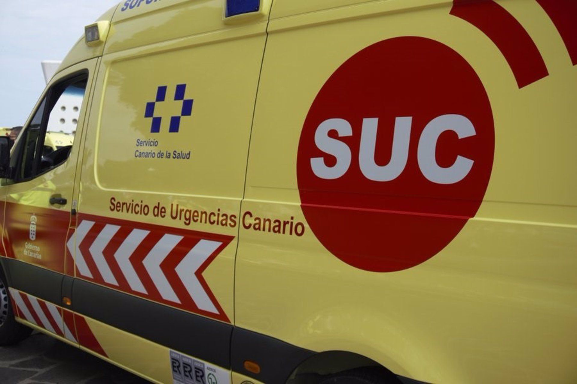 Un motorista herido de carácter grave tras caer e impactar con una señal de tráfico en Arucas