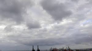 EL TIEMPO: Cielos nubosos con lluvias débiles en el norte de las islas de más relieve