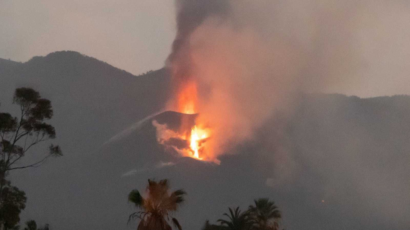 Día 69 - El volcán 'sin nombre' de La Palma vuelve con más explosividad