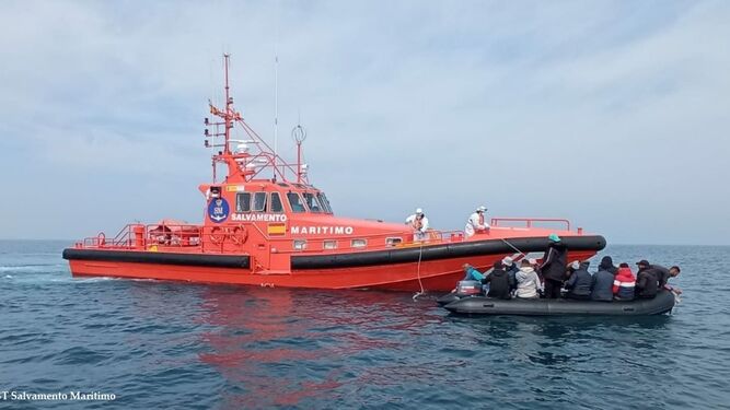 Salvamento Marítimo rescata a 96 migrantes a bordo de dos pateras al sur de Gran Canaria