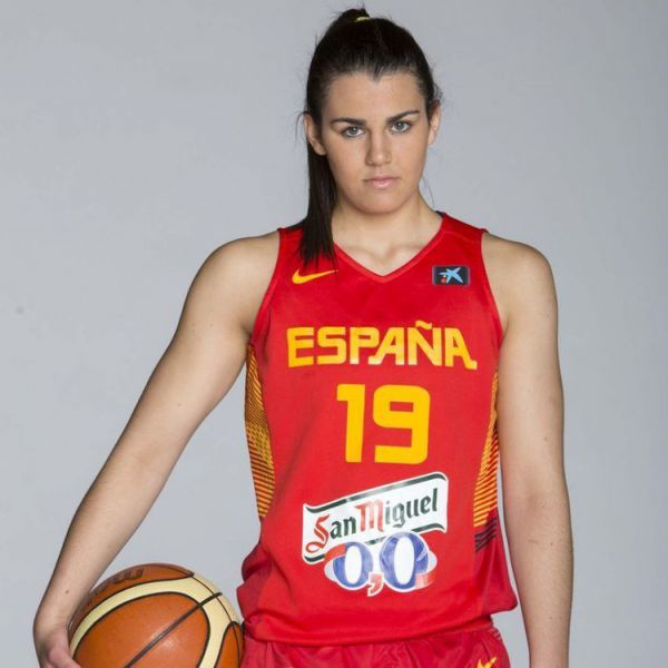 Leticia Romero, operada de la rodilla, puede no volver a jugar esta campaña