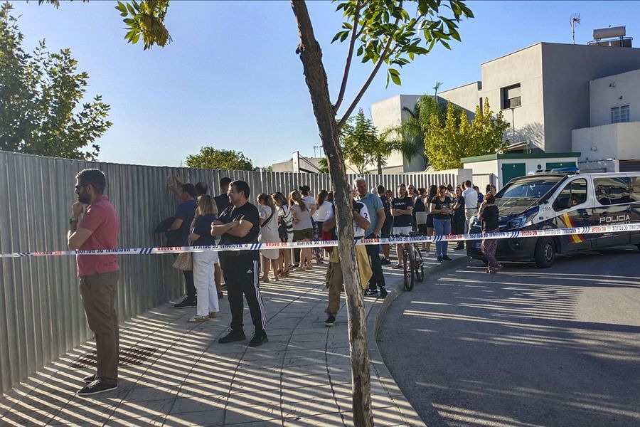 Un menor de 14 años hiere con un arma blanca a profesores y alumnos en Jerez