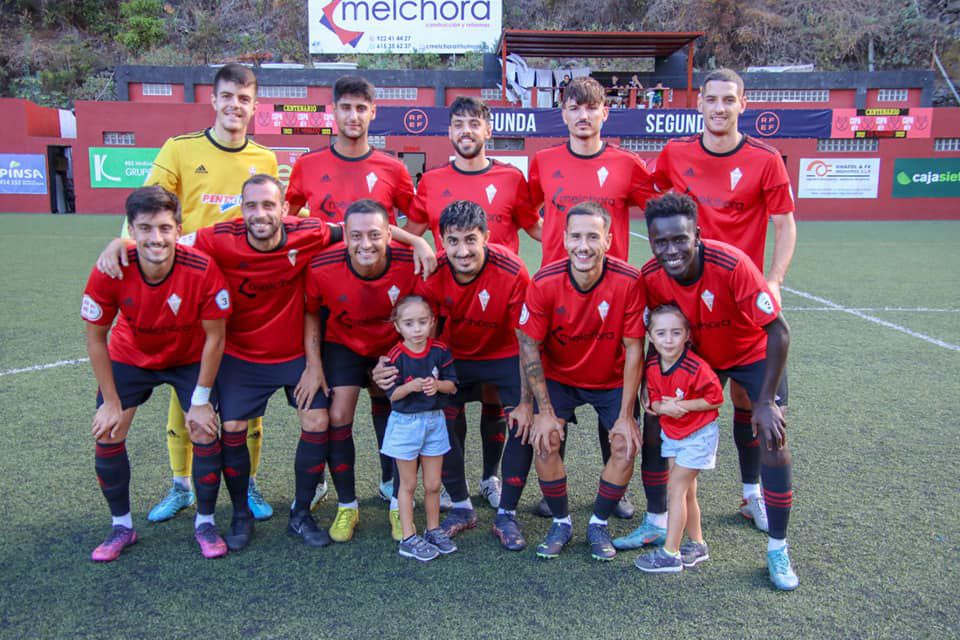 El CD Mensajero nuevo líder en solitario tras imponerse al CD Tenerife B  (2 - 0)