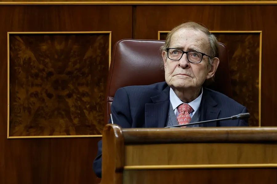 Ramón Tamames justifica la moción de censura en la reforma del Código Penal
