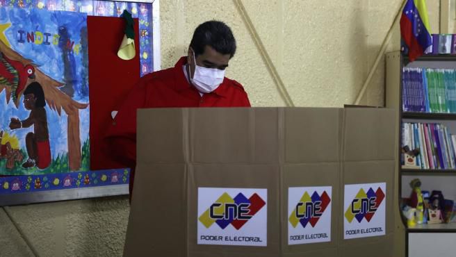 El chavismo domina las elecciones y se hace con 20 de las 23 gobernaciones de Venezuela