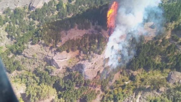 Se declara un incendio forestal en Valleseco. 