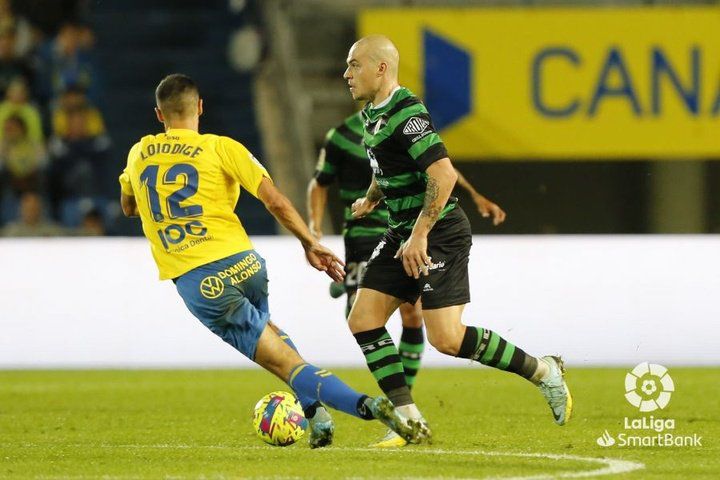 Las Palmas no puede con el Racing de Santander  tras el parón navideño (1-1)