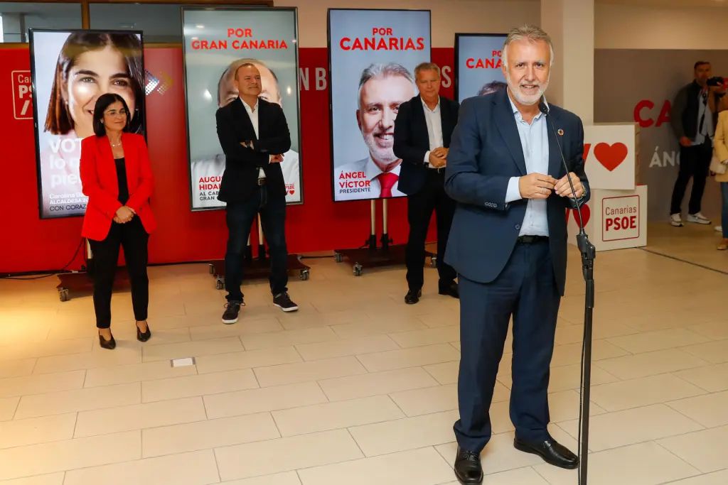 Cinco candidatos, cinco estilos, cinco carteles: Así ha sido el minuto 1 de la campaña