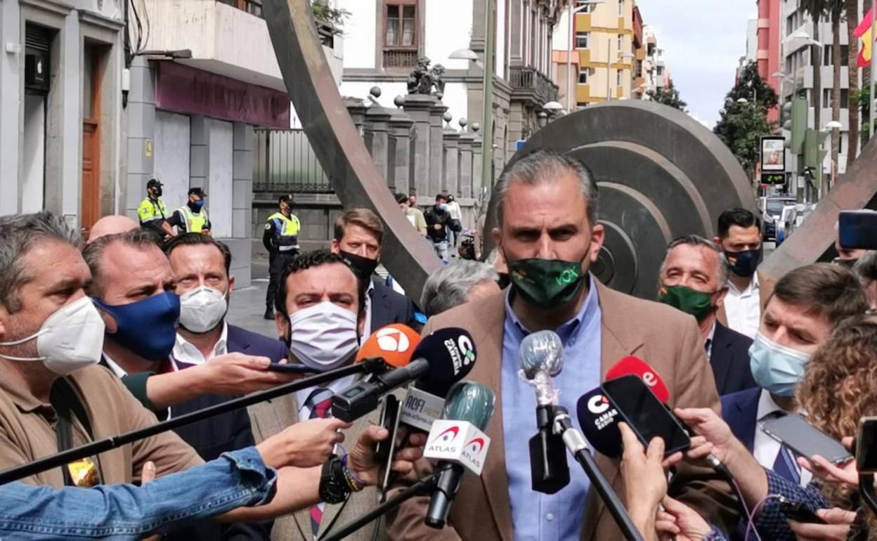 Ortega Smith pide en La Palma que se expropie e indemnice a los vecinos que no puedas reconstruir