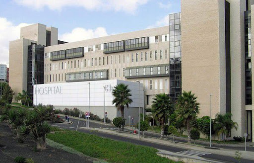 Detectado un brote COVID 19 en una planta del Hospital Dr. Negrín con cuatro pacientes y dos trabajadores afectados